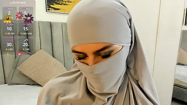 Snapshot of _shaiira chatting on 09.08.25 shaiira online show from 09.08.25