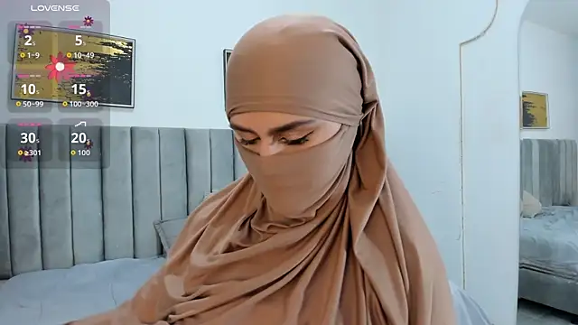 Snapshot of _shaiira chatting on 09.09.25 shaiira online show from 09.09.25