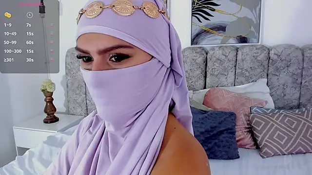 Snapshot of _shaiira chatting on 10.15.25 shaiira online show from 10.15.25