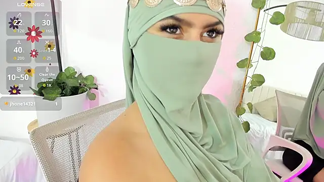 Snapshot of _shaiira chatting on 12.02.25 shaiira online show from 12.02.25