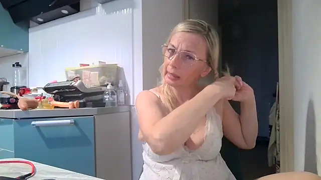 Snapshot of Sweetmurrr chatting on 08.03.26 Sweetmurrr online show from 08.03.26