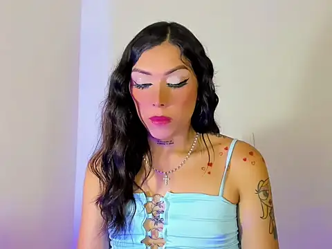 Snapshot of Megan_Gil_ chatting on 09.21.25 Megan Gil online show from 09.21.25