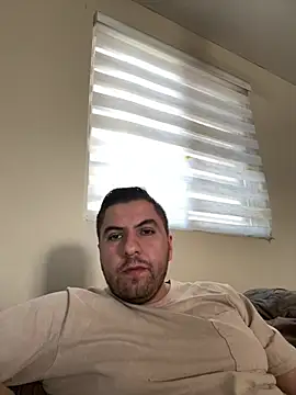 Snapshot of raulgzz4 chatting on 03.24.26 raulgzz4 online show from 03.24.26