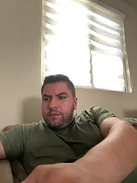 raulgzz4 online show from 05.12.26
