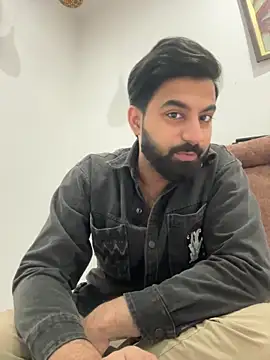 Snapshot of hottestboy03 chatting on 12.18.25 hottestboy03 online show from 12.18.25