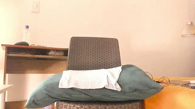 LADY-IN-BLACK online show from 04.29.26