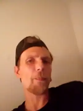 Snapshot of AcquiredCompound chatting on 10.25.25 AcquiredCompound online show from 10.25.25