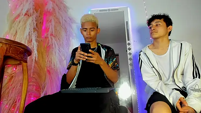 Snapshot of Raams_Star chatting on 09.30.25 Raams Star online show from 09.30.25