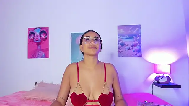 Snapshot of tyra_bankss_ chatting on 10.22.25 tyra bankss online show from 10.22.25