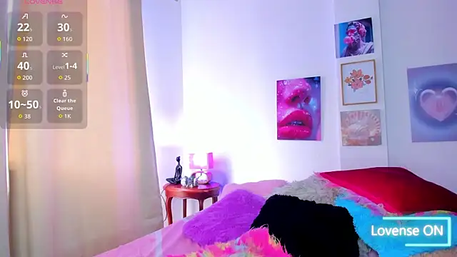 Snapshot of tyra_bankss_ chatting on 11.15.25 tyra bankss online show from 11.15.25