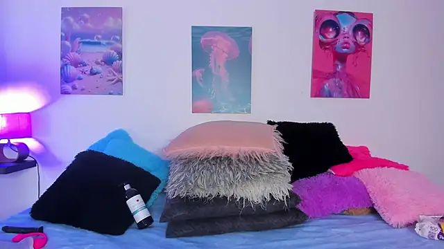 Snapshot of tyra_bankss_ chatting on 11.28.25 tyra bankss online show from 11.28.25