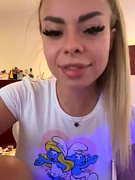 SerraVondeee online show from 10.05.25