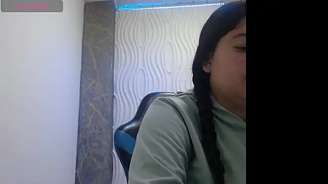 Snapshot of greiccy_20 chatting on 09.10.25 greiccy 20 online show from 09.10.25