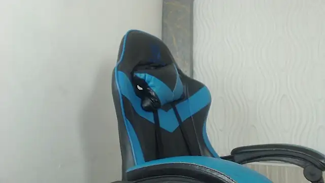 Snapshot of greiccy_20 chatting on 09.26.25 greiccy 20 online show from 09.26.25