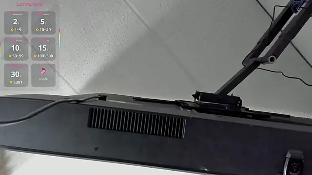 Snapshot of greiccy_20 chatting on 10.13.25 greiccy 20 online show from 10.13.25