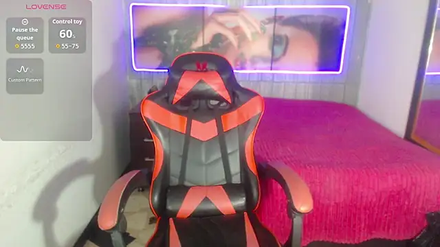 Snapshot of greiccy_20 chatting on 12.15.25 greiccy 20 online show from 12.15.25