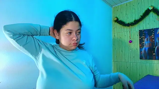 Snapshot of greiccy_20 chatting on 12.18.25 greiccy 20 online show from 12.18.25