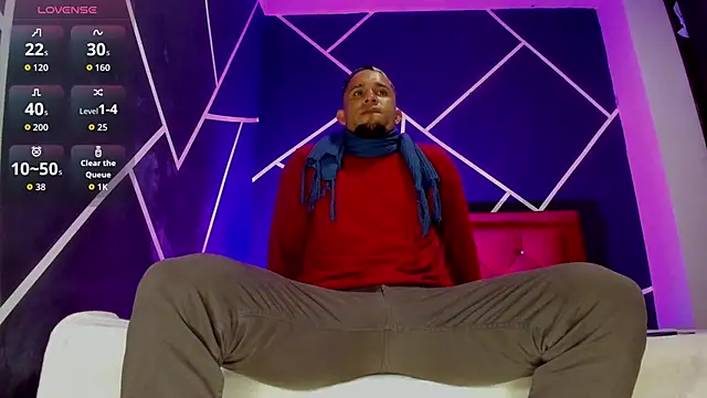 Snapshot of Massimo_Cruz chatting on 11.25.25 Massimo Cruz online show from 11.25.25