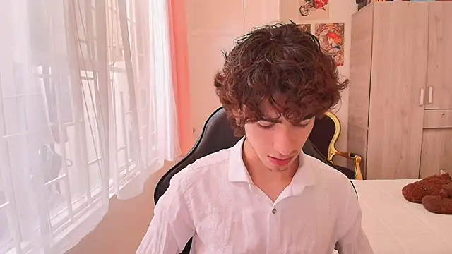 Nude Boy18 online show from 10.15.25