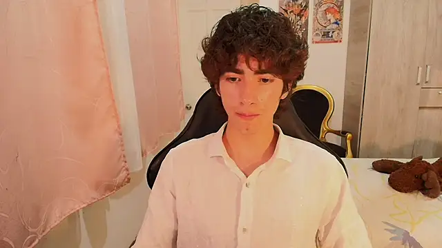 Nude Boy18 online show from 10.22.25