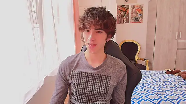 Nude Boy18 online show from 10.27.25