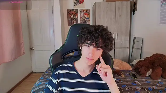 Nude Boy18 online show from 04.22.26