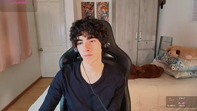 Nude Boy18 online show from 04.22.26