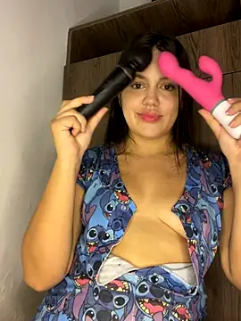 Snapshot of lunita_sweet5 chatting on 11.29.25 lunita sweet5 online show from 11.29.25