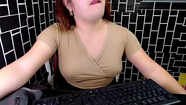 xUrDreamSlutWhore online show from 09.12.25