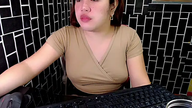 xUrDreamSlutWhore online show from 09.15.25