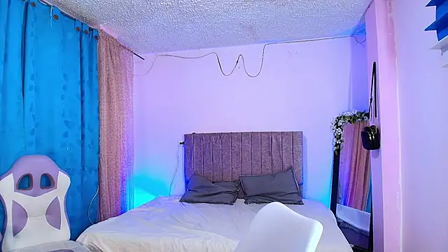 Snapshot of MiSofialeal chatting on 02.06.26 MiSofialeal online show from 02.06.26