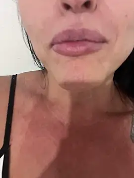 Snapshot of Deusasafada chatting on 12.05.25 Deusasafada online show from 12.05.25