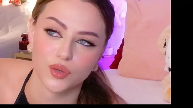 Sienna Voss online show from 10.22.25