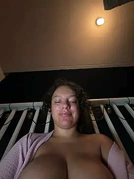 Snapshot of allybluee777 chatting on 08.05.26 allybluee777 online show from 08.05.26