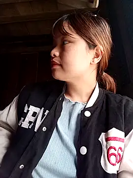 XoiXoi232 online show from 11.22.25