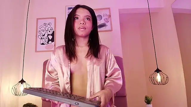 Isabelgh  online show from 10.29.25