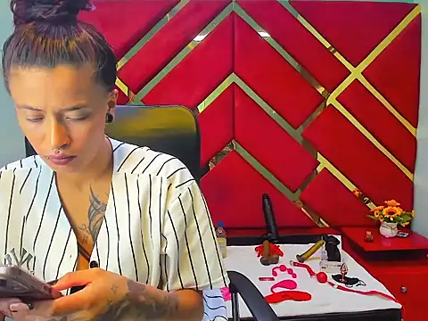 Kataleya Luck online show from 12.05.25