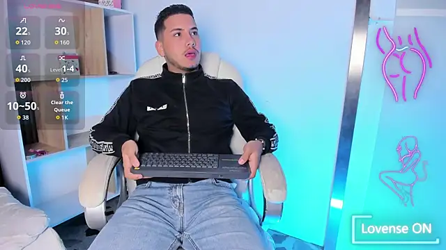 Snapshot of Axel_grey_ chatting on 09.09.25 Axel grey online show from 09.09.25