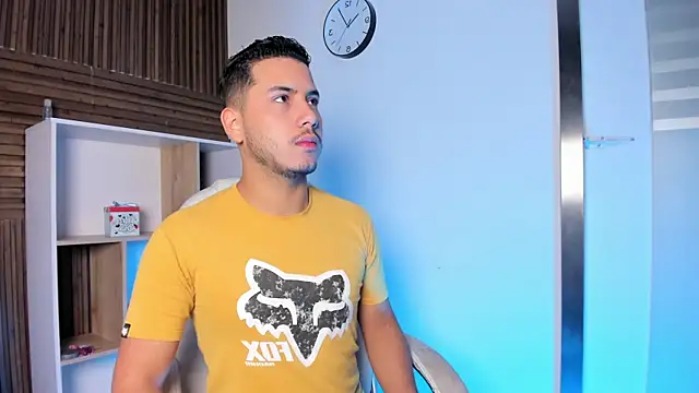 Snapshot of Axel_grey_ chatting on 09.14.25 Axel grey online show from 09.14.25