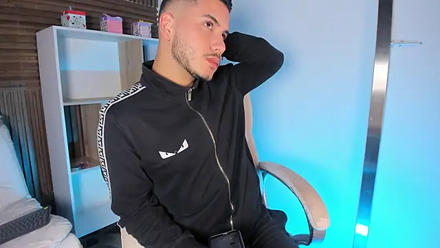 Snapshot of Axel_grey_ chatting on 09.18.25 Axel grey online show from 09.18.25