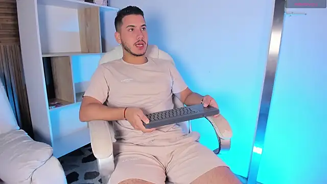 Snapshot of Axel_grey_ chatting on 09.26.25 Axel grey online show from 09.26.25