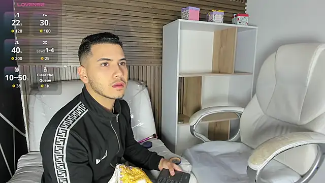 Snapshot of Axel_grey_ chatting on 10.19.25 Axel grey online show from 10.19.25