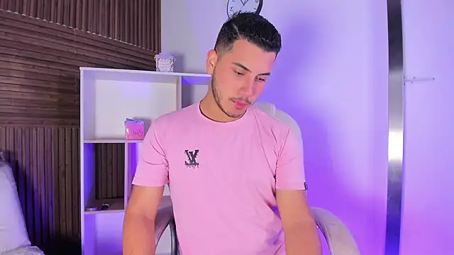 Snapshot of Axel_grey_ chatting on 10.27.25 Axel grey online show from 10.27.25