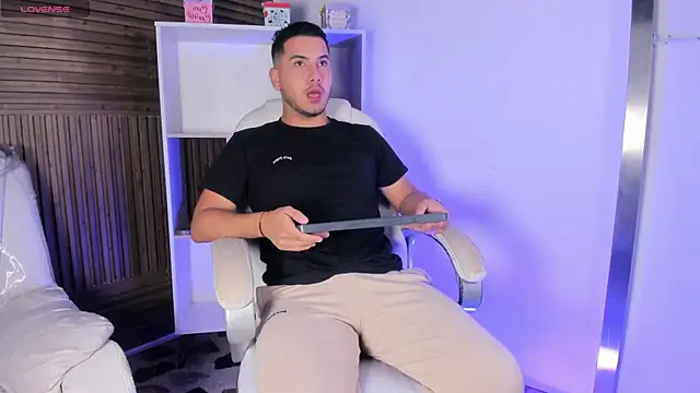 Snapshot of Axel_grey_ chatting on 11.14.25 Axel grey online show from 11.14.25