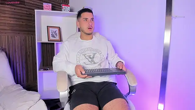 Snapshot of Axel_grey_ chatting on 11.15.25 Axel grey online show from 11.15.25