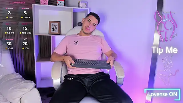 Snapshot of Axel_grey_ chatting on 11.16.25 Axel grey online show from 11.16.25