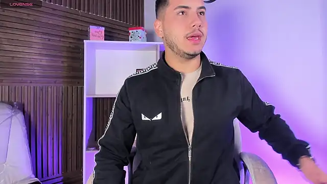 Snapshot of Axel_grey_ chatting on 11.19.25 Axel grey online show from 11.19.25