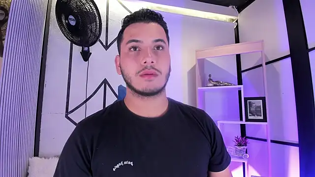 Snapshot of Axel_grey_ chatting on 07.03.26 Axel grey online show from 07.03.26