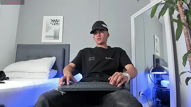 Tylerffoxx online show from 09.13.25