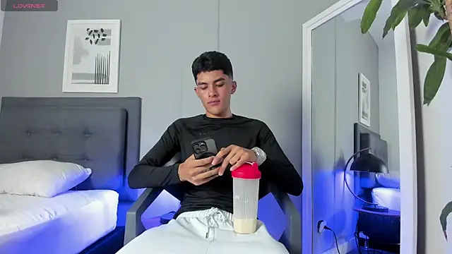 Tylerffoxx online show from 09.22.25